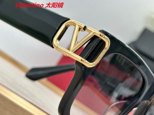 V.a.l.e.n.t.i.n.o. Sunglasses AAAA 4020