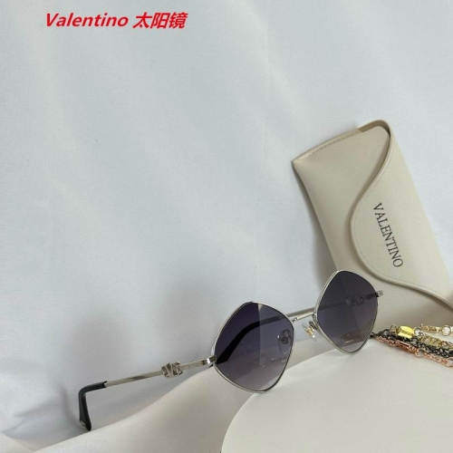 V.a.l.e.n.t.i.n.o. Sunglasses AAAA 4228