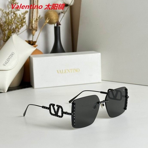 V.a.l.e.n.t.i.n.o. Sunglasses AAAA 4135