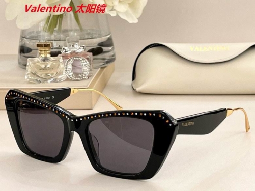 V.a.l.e.n.t.i.n.o. Sunglasses AAAA 4312