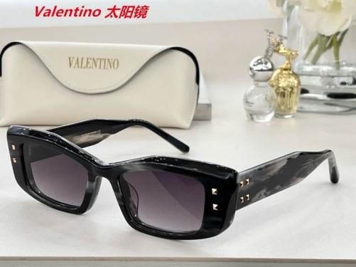 V.a.l.e.n.t.i.n.o. Sunglasses AAAA 4212