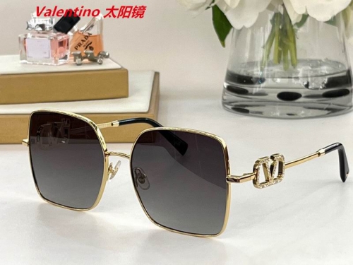 V.a.l.e.n.t.i.n.o. Sunglasses AAAA 4032