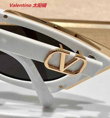 V.a.l.e.n.t.i.n.o. Sunglasses AAAA 4294