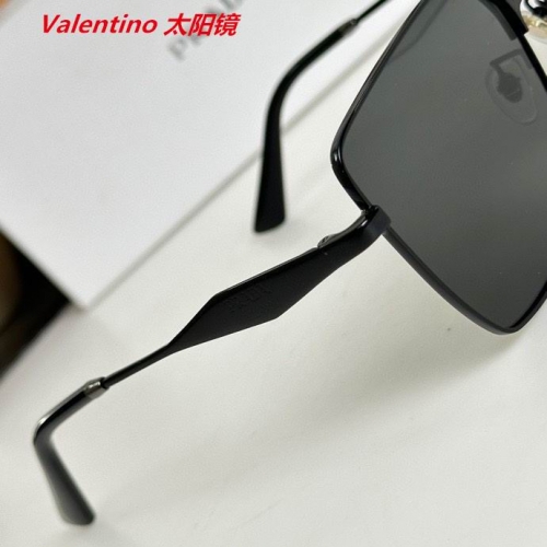 V.a.l.e.n.t.i.n.o. Sunglasses AAAA 4126