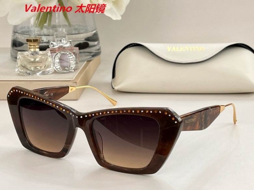 V.a.l.e.n.t.i.n.o. Sunglasses AAAA 4316