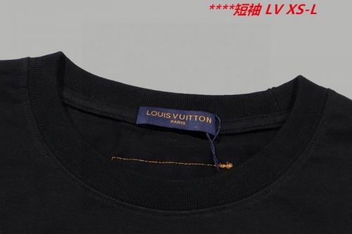 L...V... Round neck 10582 Men