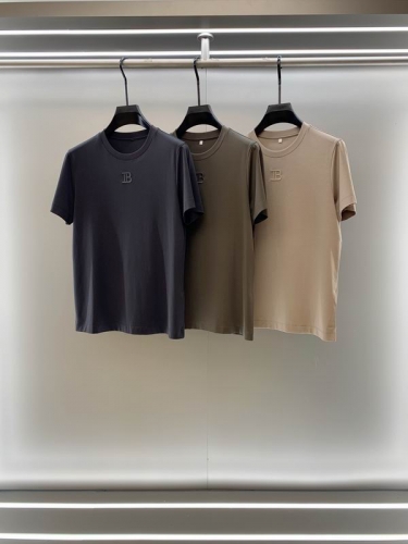 B.u.r.b.e.r.r.y. Round neck 5661 Men