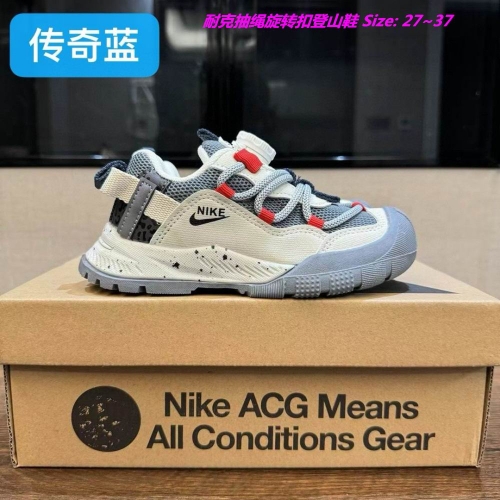 NIKE ACG Kids Shoes 1007 Child