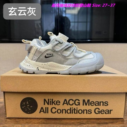 NIKE ACG Kids Shoes 1011 Child