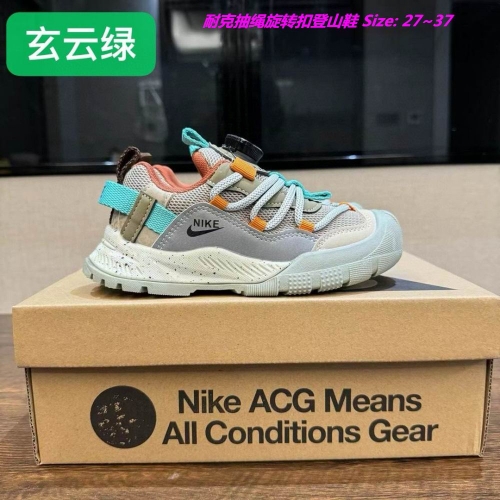 NIKE ACG Kids Shoes 1013 Child