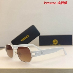 V.e.r.s.a.c.e. Sunglasses AAAA 10878