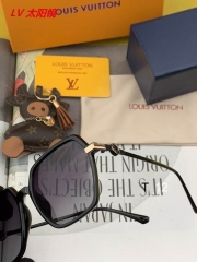 L...V... Sunglasses AAAA 10058