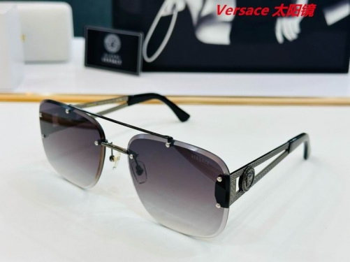 V.e.r.s.a.c.e. Sunglasses AAAA 10063