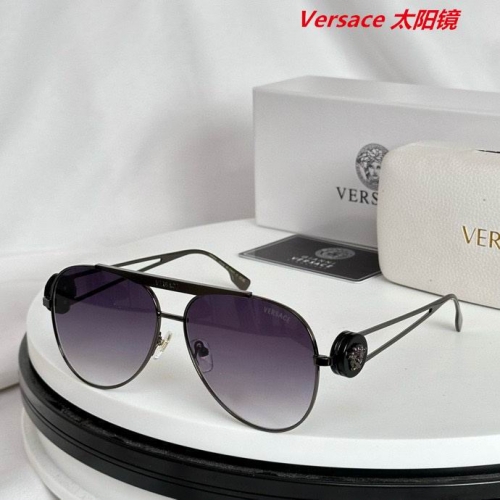 V.e.r.s.a.c.e. Sunglasses AAAA 10403