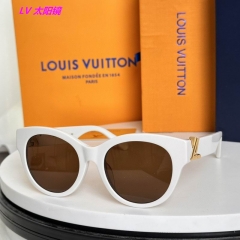 L...V... Sunglasses AAAA 21214
