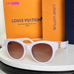 L...V... Sunglasses AAAA 21212