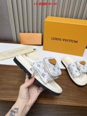 L...V... Slippers Men 1061