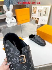 L...V... Slippers Men 1067