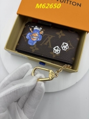 AAA--L...V... Wallets 4952