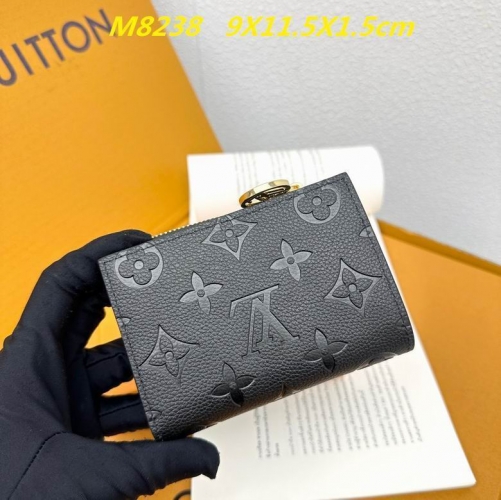 AAA--L...V... Wallets 4760