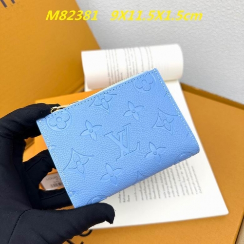 AAA--L...V... Wallets 4756