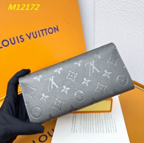 AAA--L...V... Wallets 4775