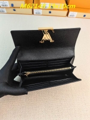 AAA--L...V... Wallets 5135