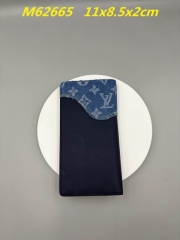 AAA--L...V... Wallets 4961