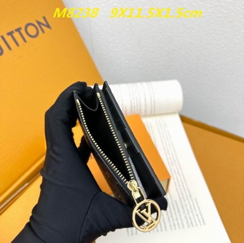 AAA--L...V... Wallets 4758