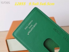 AAA--L...V... Wallets 4934