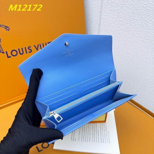 AAA--L...V... Wallets 4777