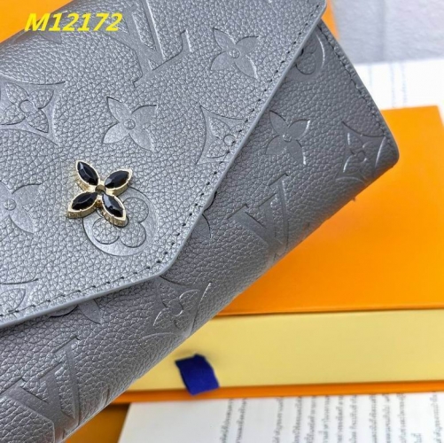 AAA--L...V... Wallets 4774