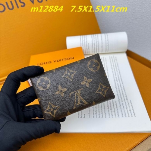 AAA--L...V... Wallets 4739