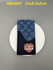 AAA--L...V... Wallets 4962
