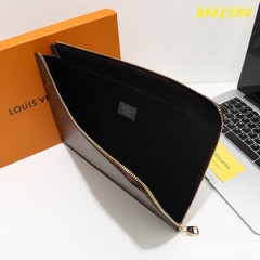 AAA--L...V... Wallets 4983