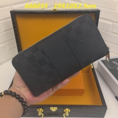 AAA--L...V... Wallets 1067