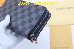 AAA--L...V... Wallets 1007