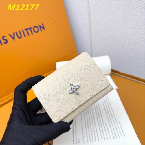 AAA--L...V... Wallets 4792