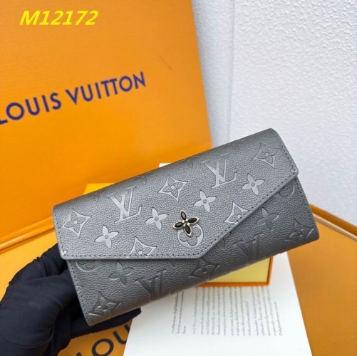 AAA--L...V... Wallets 4776