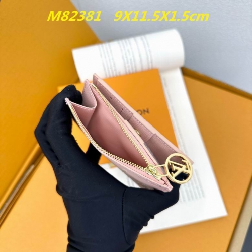AAA--L...V... Wallets 4745
