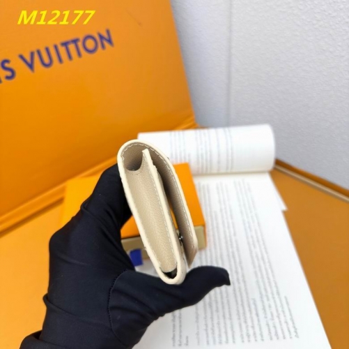 AAA--L...V... Wallets 4790