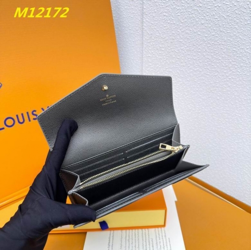 AAA--L...V... Wallets 4773