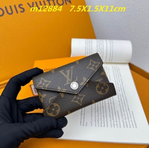 AAA--L...V... Wallets 4744