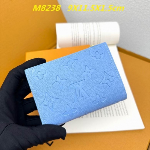 AAA--L...V... Wallets 4764