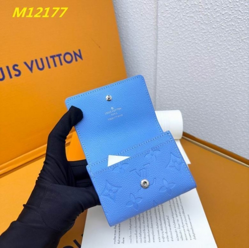 AAA--L...V... Wallets 4786
