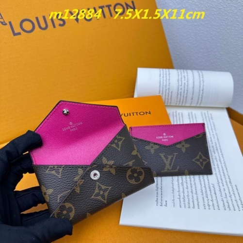 AAA--L...V... Wallets 4742
