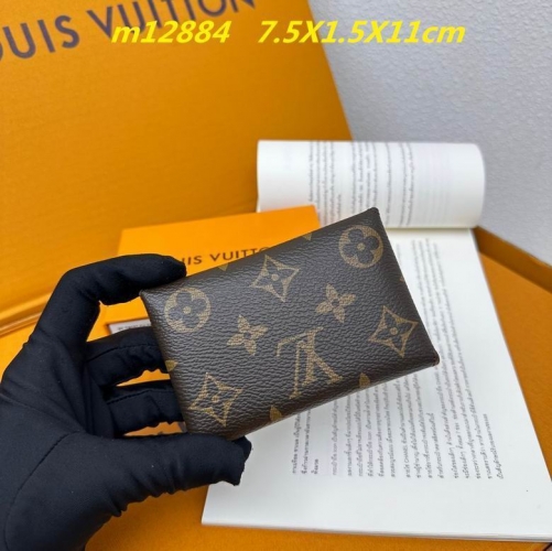 AAA--L...V... Wallets 4743