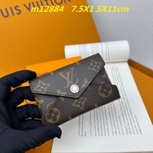AAA--L...V... Wallets 4740
