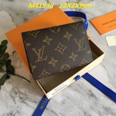 AAA--L...V... Wallets 1086