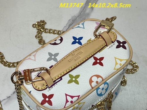 AAA--L...V... Makeup bag 1042